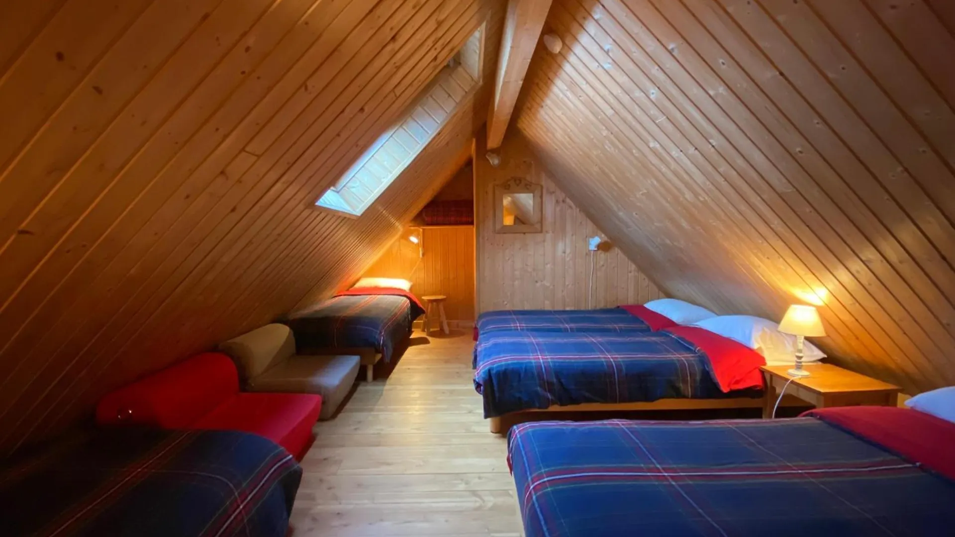 Chalet Aster Germ 0*,