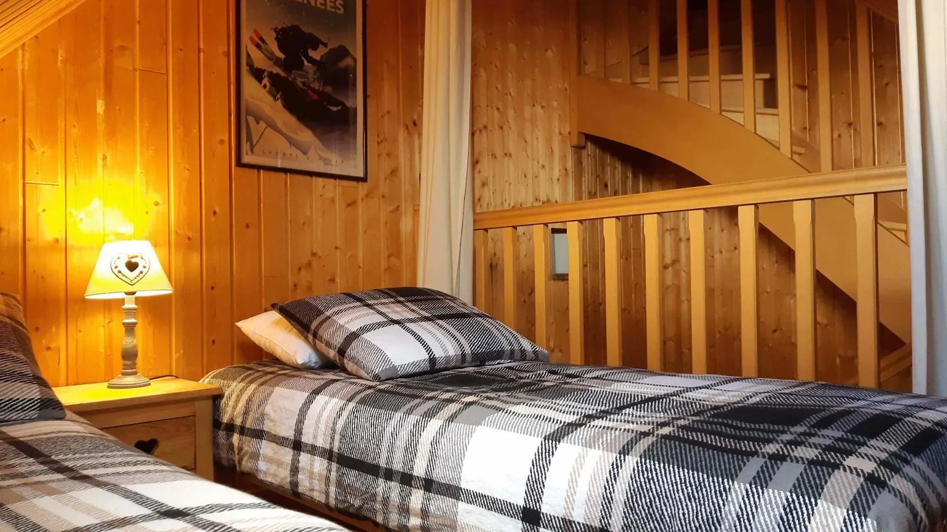 Chalet Aster Germ 0*,