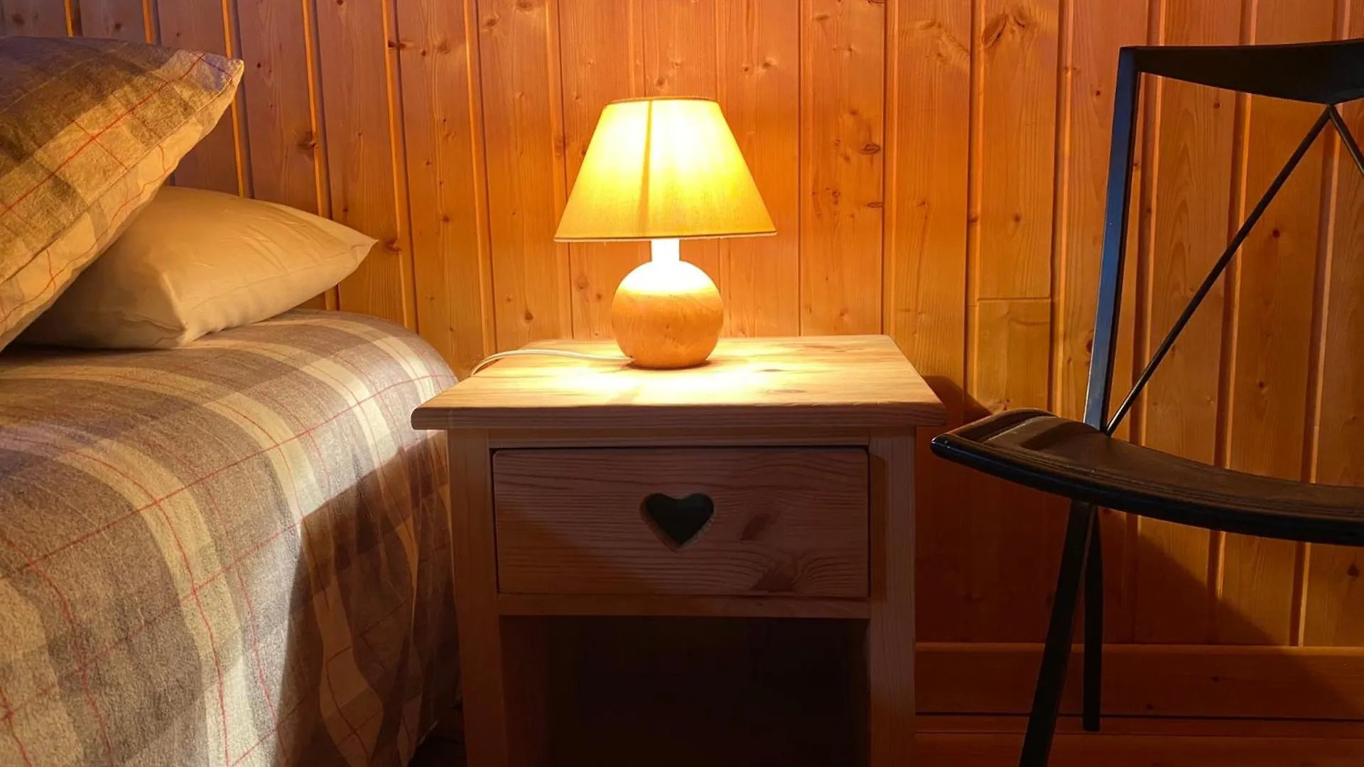 Chalet Aster Germ 0*,